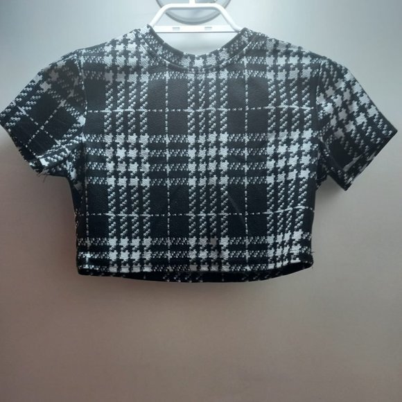 Geometric Patterned Crop Top - Picture 1 of 3